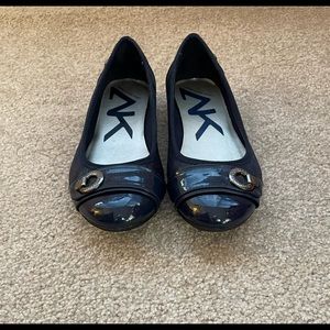 Anne Klein Sport Azi Slip-on Flats in Navy. Size 7